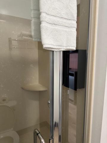 Renovated, 1 Queen Bed, Private Bathroom, Non Smoking interior